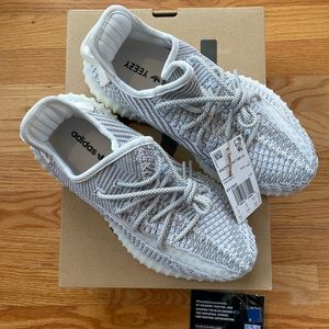New In Box NIB Adidas Yeezy Boost 350 V2 in White Mens 6.5 - 100% Authentic